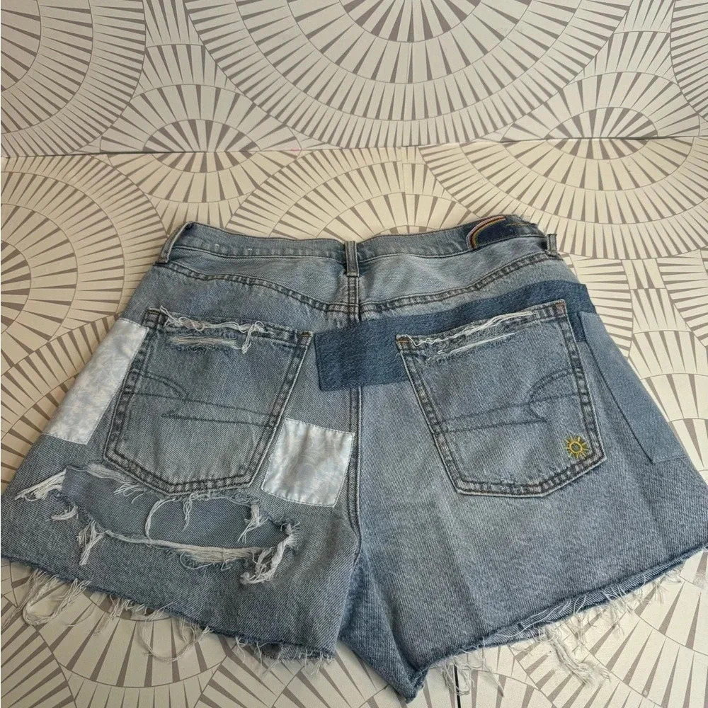 American Eagle Women’s NWT Highest Rise 90’s Boyfriend Short Size 8 Distressing - Picture 6 of 10